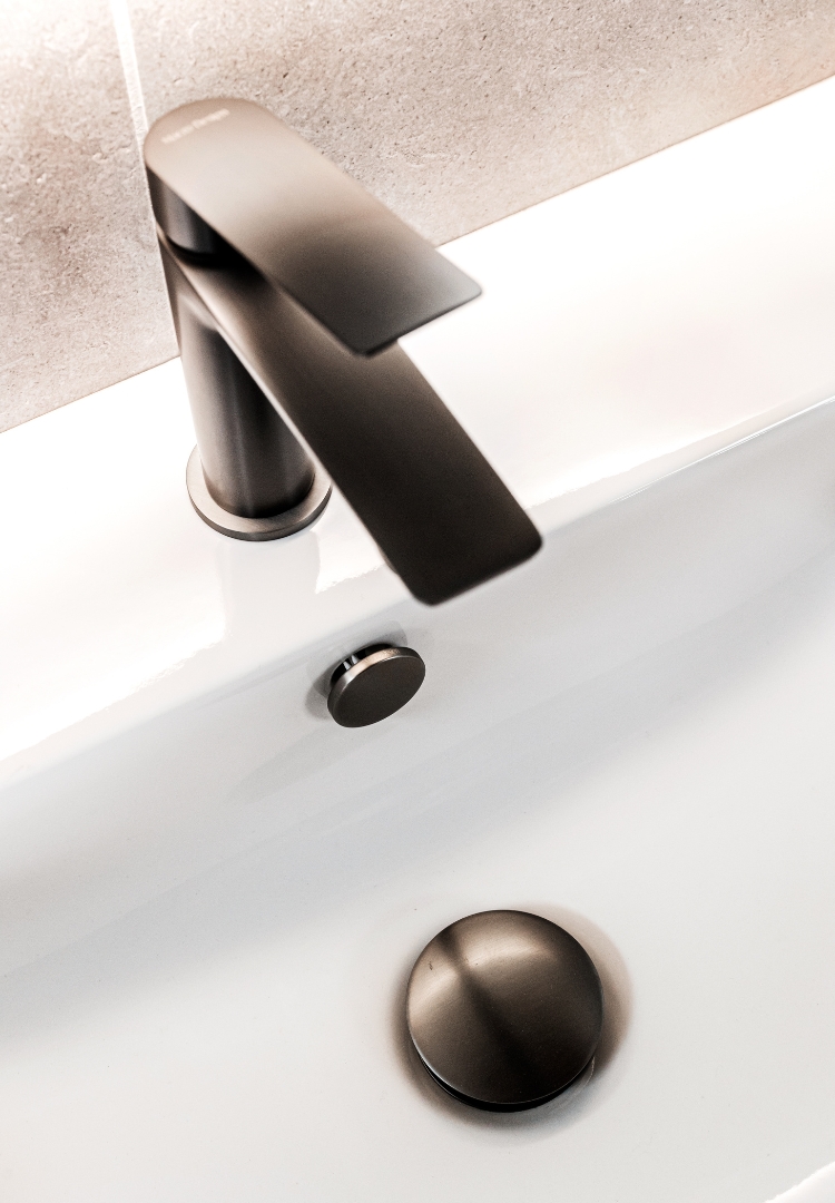 Blandare i gun metal
