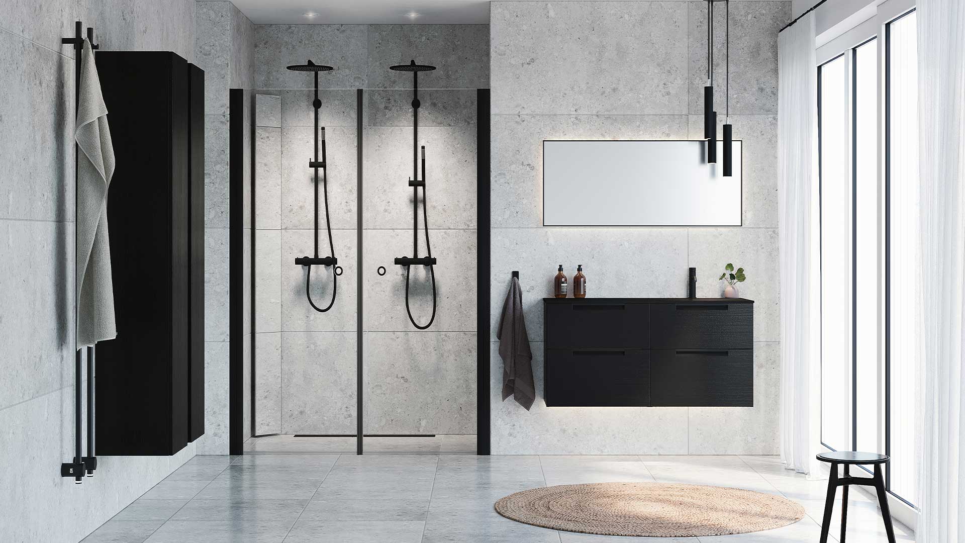 Minimalistisk duschvägg Spirit Saloon i klarglas, med svarta profiler och hålgrepp, i stort, ljust badrum med svarta detaljer.